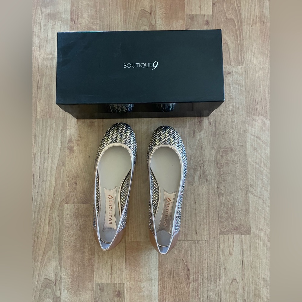 Boutique 9 silver and gold flats